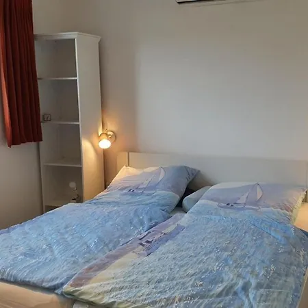 Olivia Valkanela App 1