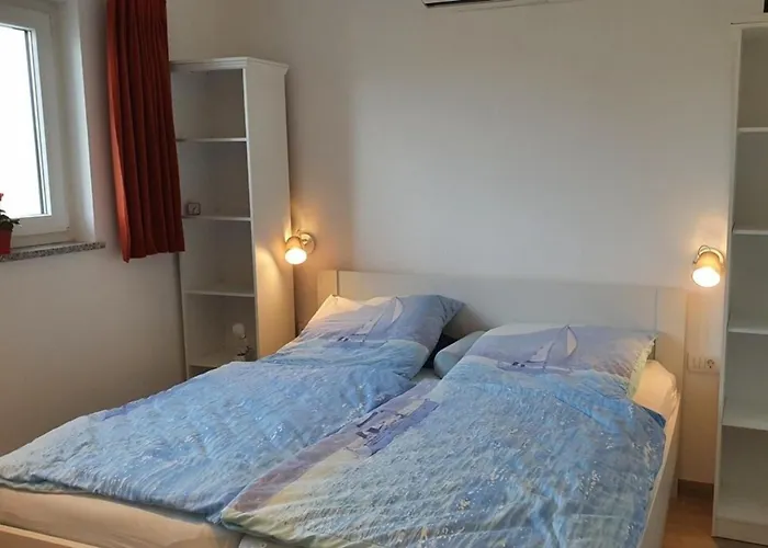 Olivia Valkanela App 1