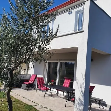 Olivia Valkanela App 1 Vrsar