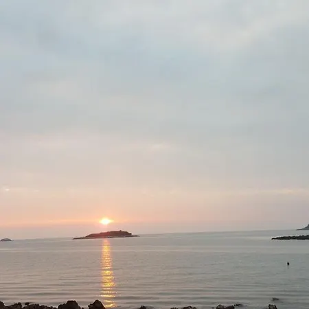 Olivia Valkanela App 1 * Vrsar