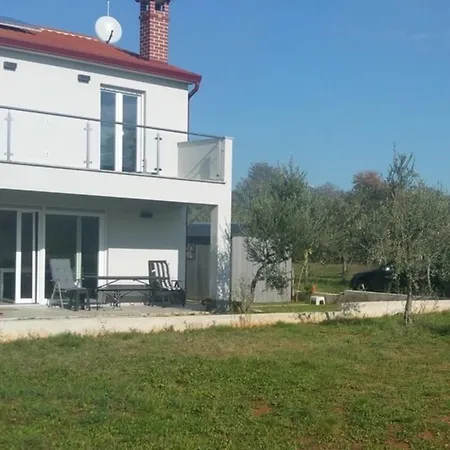 Διαμέρισμα Olivia Valkanela App 1 *